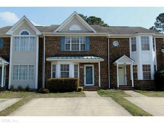 520 Lake Cir, Chesapeake, VA 23322-8371