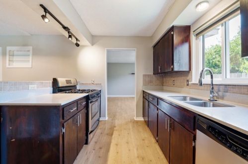 3105 Candlelight Ct, Austin TX  78757-7501 exterior