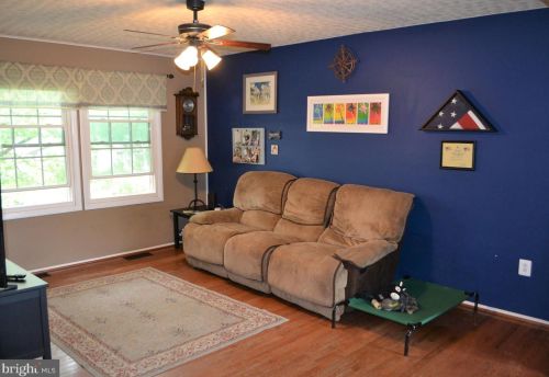 998 Jason Ct, Gambrills, MD 21054-1506