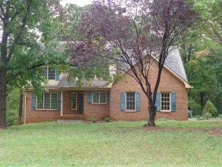 326 Eastwind Dr, Forest, VA 24551-1848