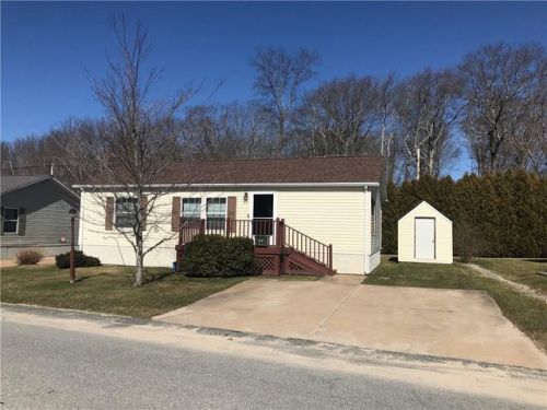 54 Songbird Ln, Tiverton, RI 02878-2381