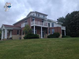 999 Main St, Crete IL  60417-3124 exterior