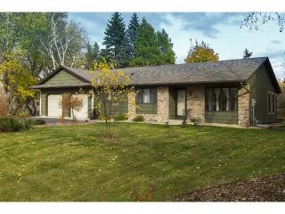 2760 Everest Ln, Minneapolis MN  55446-4520 exterior
