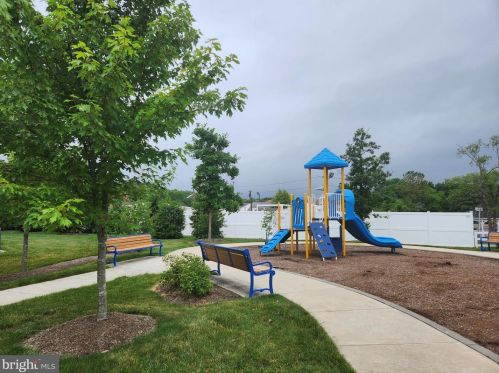 10 Ventana Ct, Trenton NJ 08619-3971 exterior