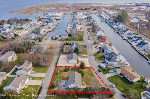 9 Longport Ave, Berkeley Township, NJ 08721-1135