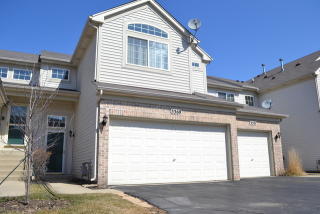 3369 Blue Ridge Dr, Carpentersville, IL 60110-3600