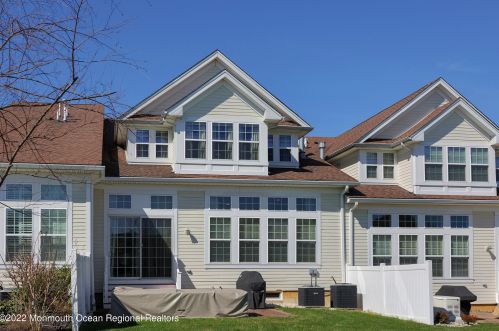 9 Majestic Dr, Tinton Falls NJ 07724-4760 exterior