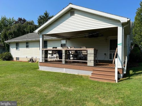 1003 Forge Rd, Carlisle, PA 17015-4319