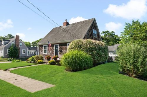 58 Benbridge Ave, Warwick, RI 02888-3535