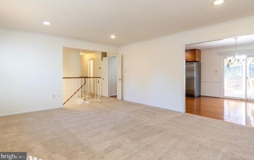 7106 Rolling Forest Ave, Springfield VA  22152-3618 exterior