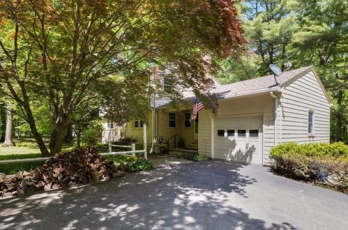 430 Shippee Rd, Warwick, RI 02818-1052