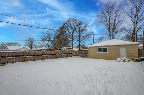 1236 44 Pl, Hobart IN exterior