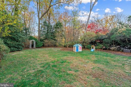 646 Maple Ave, Tavistock NJ 08033-1147 exterior