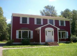 75 Margaret St, Tiverton, RI 02878-3822