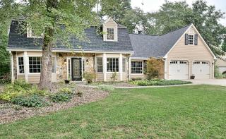 1411 Logan Cir, Marietta, GA 30062-5934