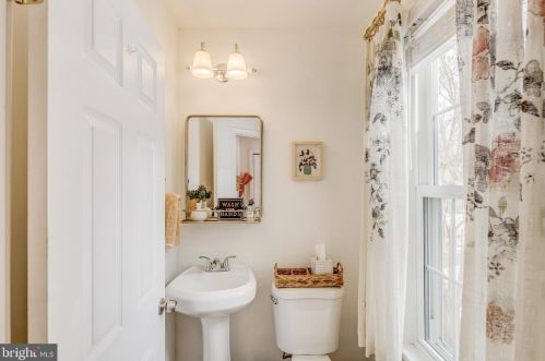 100 Strawbridge Ave, Camden NJ 08108-1806 exterior