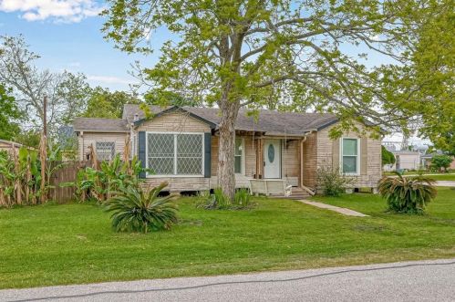 415 B St, Morgans Point, TX 77571-5409