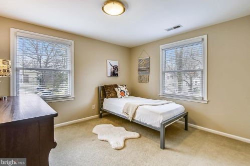 36 Whittier Pkwy, Severna Park MD 21146-3051 exterior