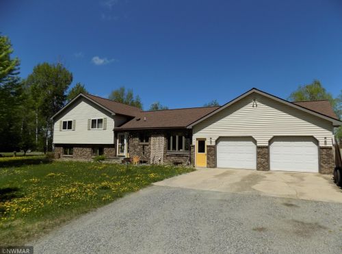 209 Park Dr, Hackett, MN 56623-2405