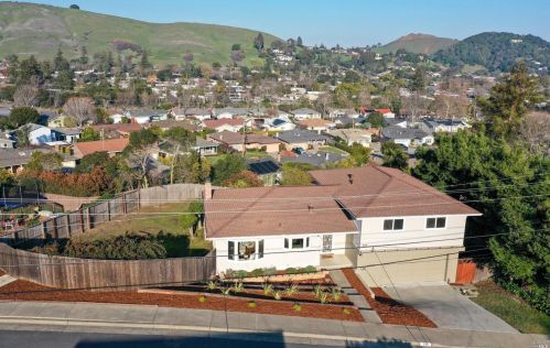 590 Thornwood Ter, San Rafael, CA 94903-3210