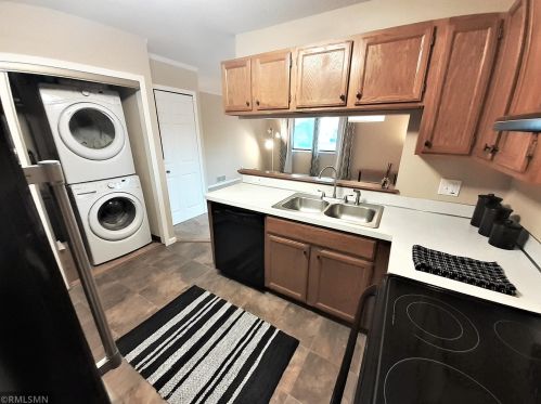 1573 Helmo Ave, Saint Paul MN  55128-5534 exterior