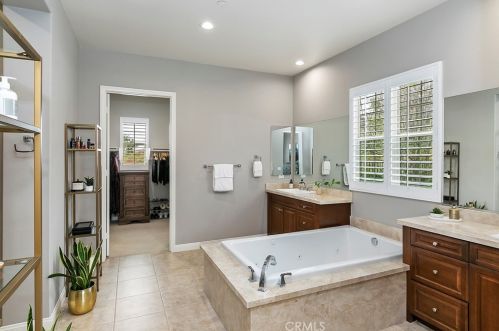 1769 Green Orchard Pl, Riverside CA  92508-8746 exterior