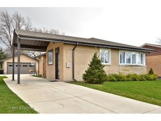 7319 Greenleaf St, Niles IL  60714-2117 exterior