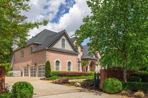 221 Woodlawn Dr, Marietta, GA 30067-4017