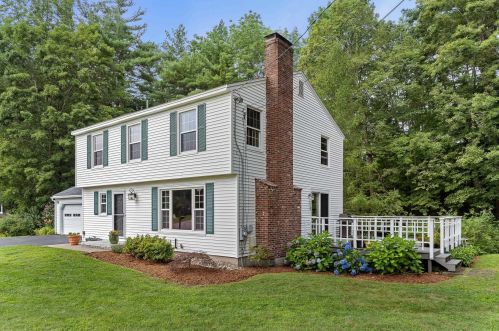 8 Sabra Cir, Derry, NH 03038-1619