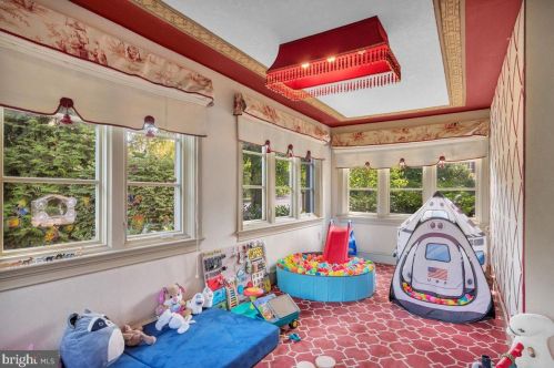 145 Winding Way, Tavistock NJ 08033-3642 exterior