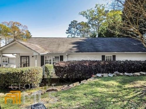 423 Lake Shore Dr, Jackson, GA 30233