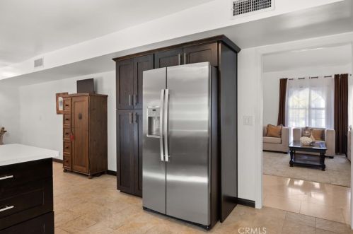 1851 Greenbriar Rd, Glendale CA  91207-1064 exterior