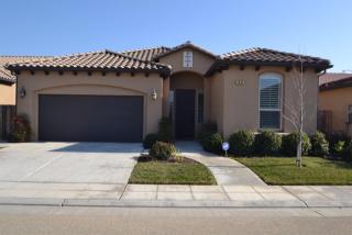 2465 Via Versilia Dr, Fresno, CA 93727-1008