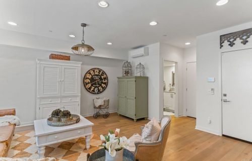 2565 State St, Carlsbad, CA 92008-1623