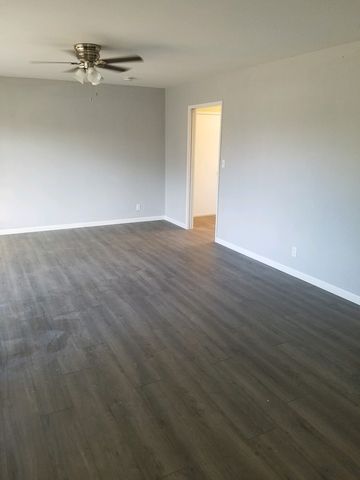 5494 Balch Ave, Fresno, CA 93727-4110