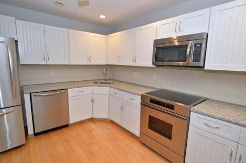 97 Richards Ave, Norwalk, CT 06854-1672