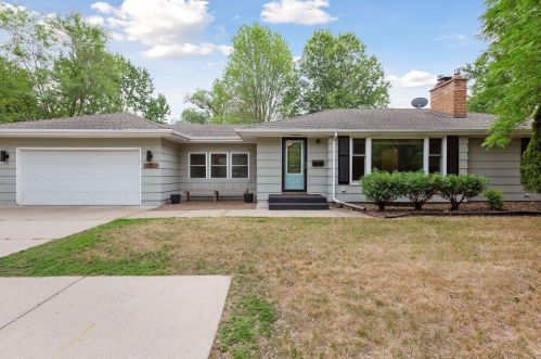 7931 Cedar Lake Rd, Minneapolis, MN 55426-2543