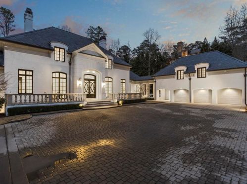 997 Davis Dr, Atlanta GA  30327-4533 exterior