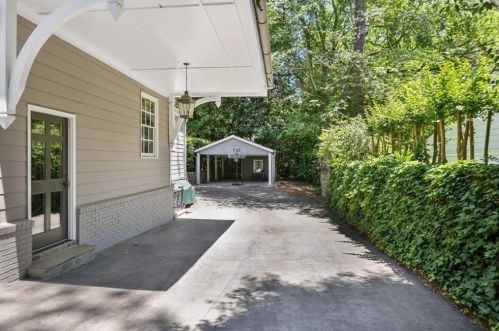 2375 Havenridge Dr, Atlanta GA  30305-4072 exterior