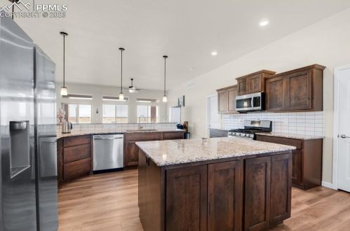 371 Desert Cove Dr, Pueblo CO  81007-2500 exterior