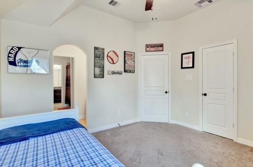 2036 Doolan Dr, Conroe TX  77301-4105 exterior