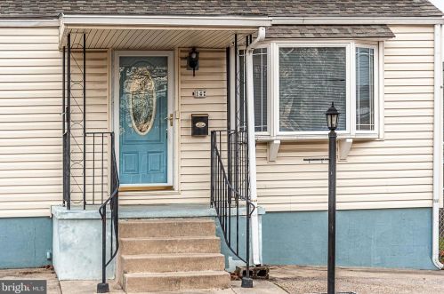 14 Princeton Ave, Gloucester, NJ 08030-1240