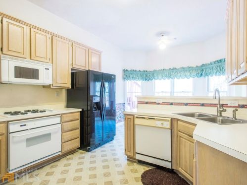 747 Deerwood Dr, Stockbridge GA  30281-6321 exterior