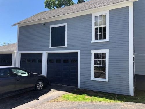 26 Lincoln St, Dover, NH 03820-2934
