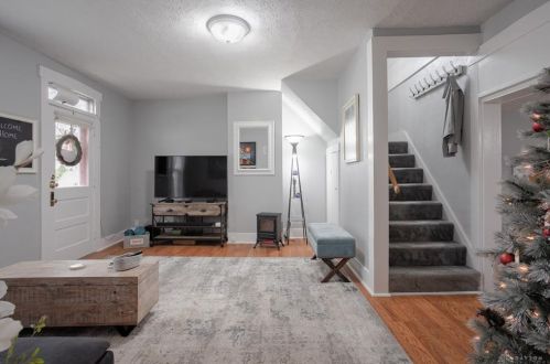 55 Factory Rd, Springboro, OH 45066-1317