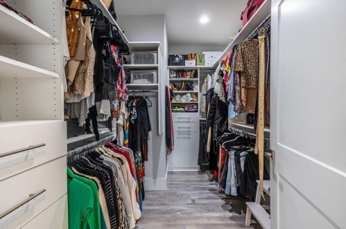 24 Hutchinson St, Atlanta GA  30307-2823 exterior