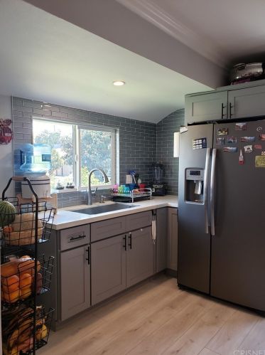 14945 Marlin Pl, Van Nuys, CA 91405-3551