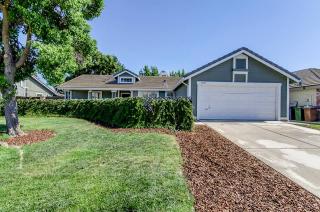 1240 Lake Park Ave, Galt, CA 95632-3703