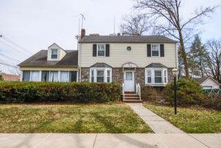 227 Sylvan St, Rutherford, NJ 07070-2847