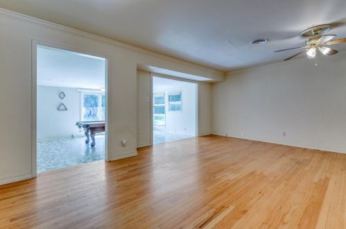 2125 Grand View Dr, Fort Worth, TX 76112